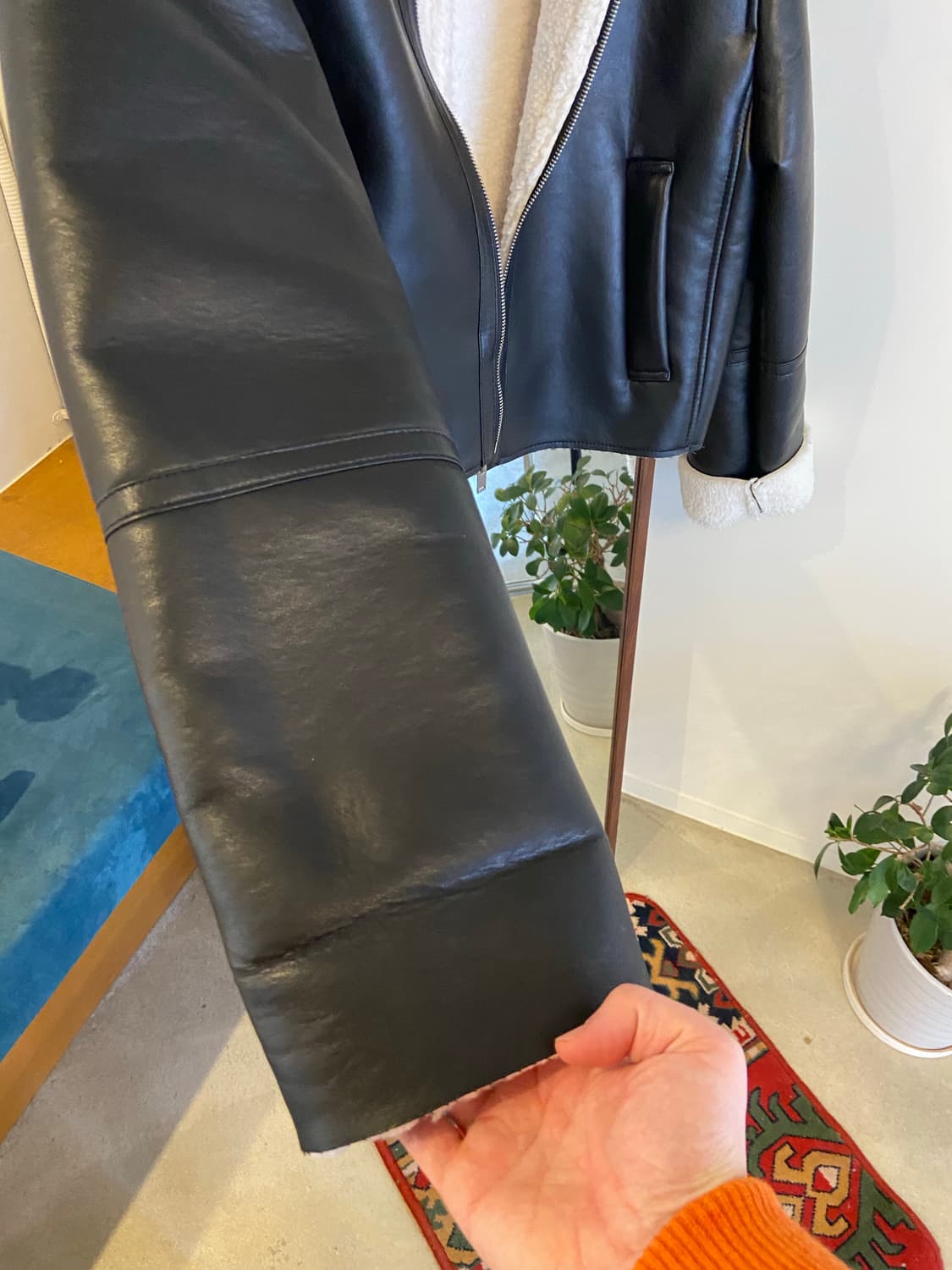 MIXXO 미쏘 페이크레더 크롭 무스탕 상품이미지5