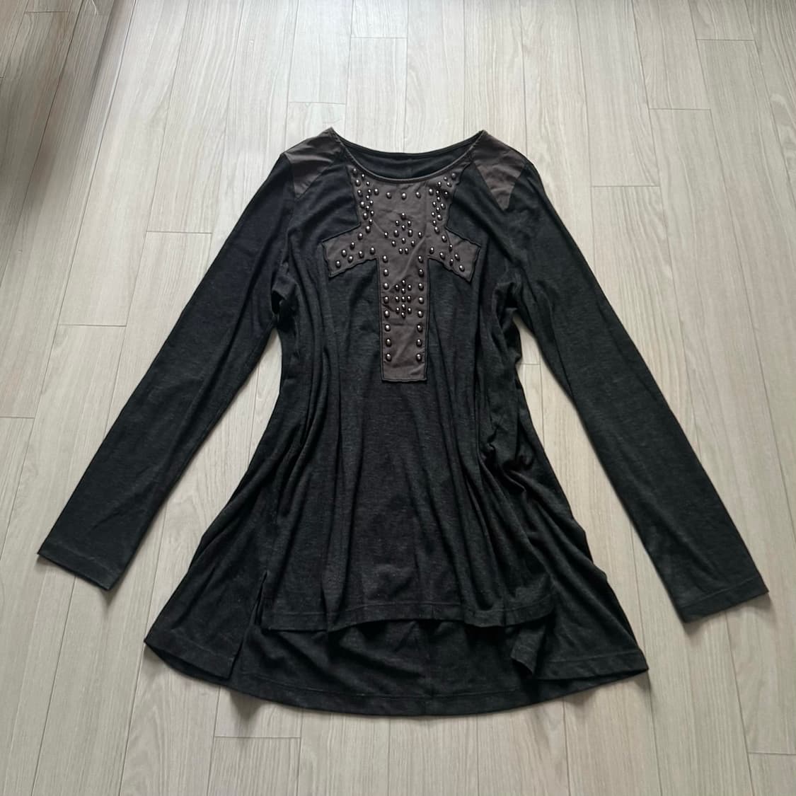 아카이브 볼드 크로스 스터드 앤틱 언발 슬리브 락시크 펑크 y2k 갸루 상품이미지2
