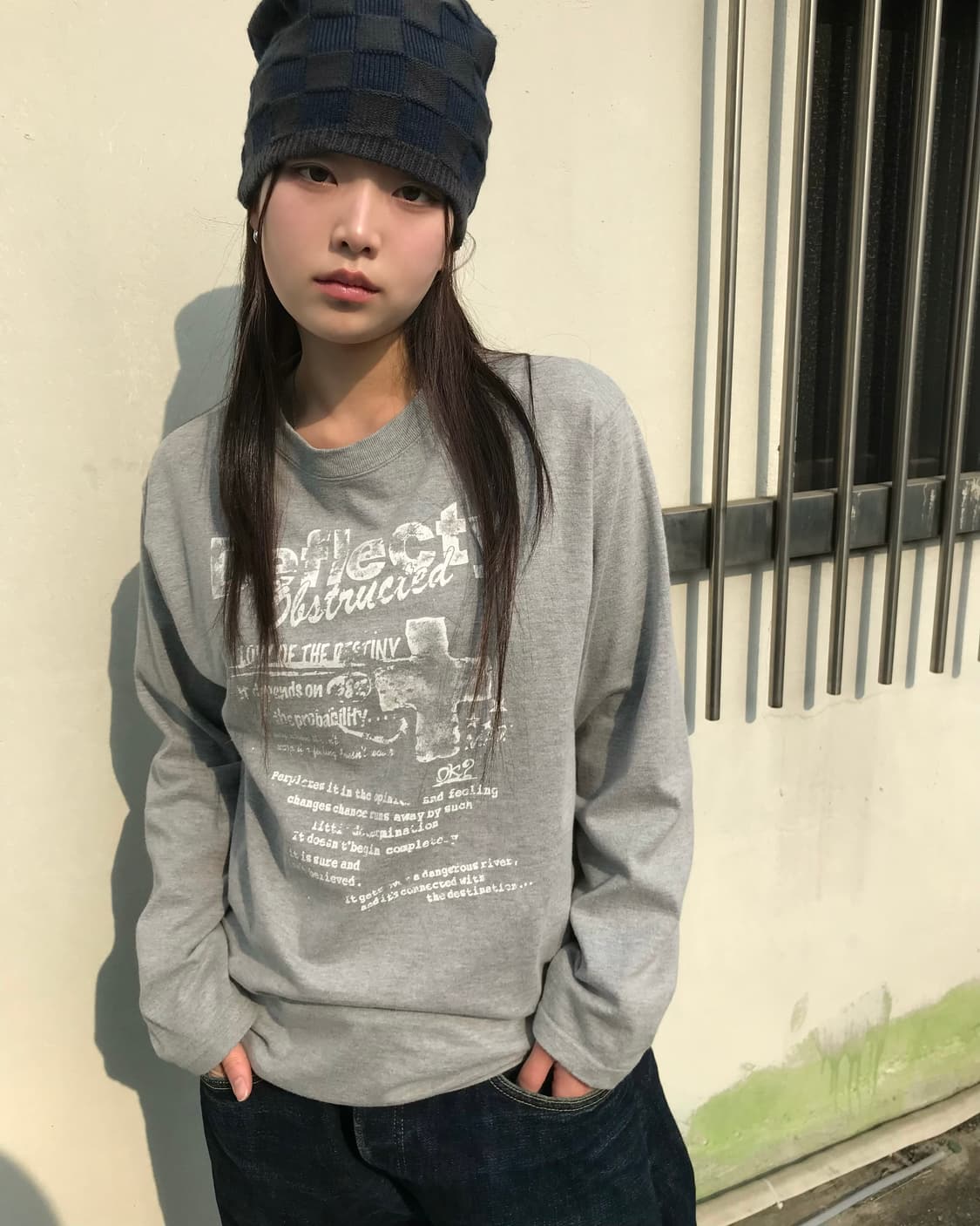 그레이 그래픽 롱슬리브  상품이미지1