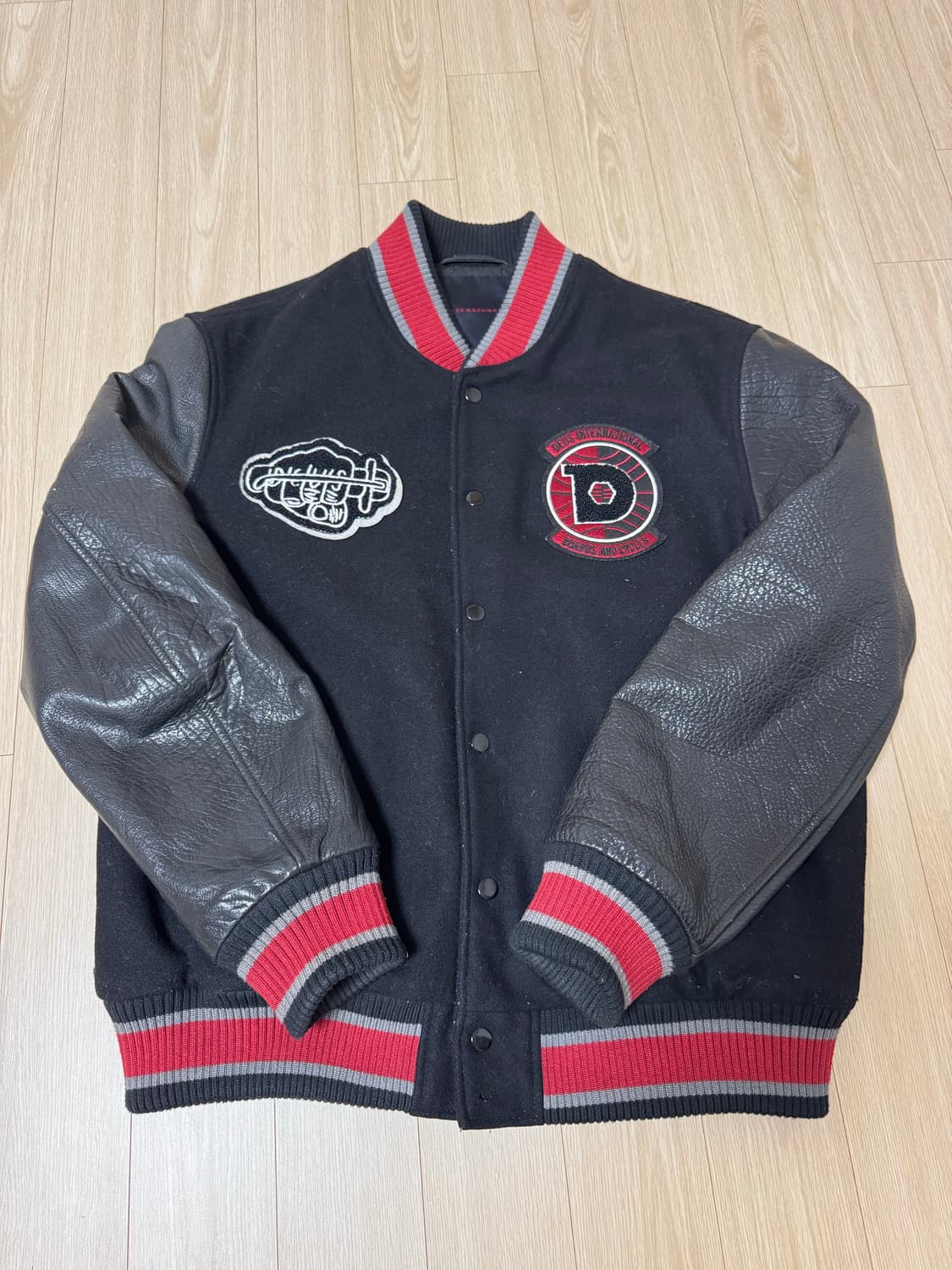 Deus 바시티 자켓 상품이미지1