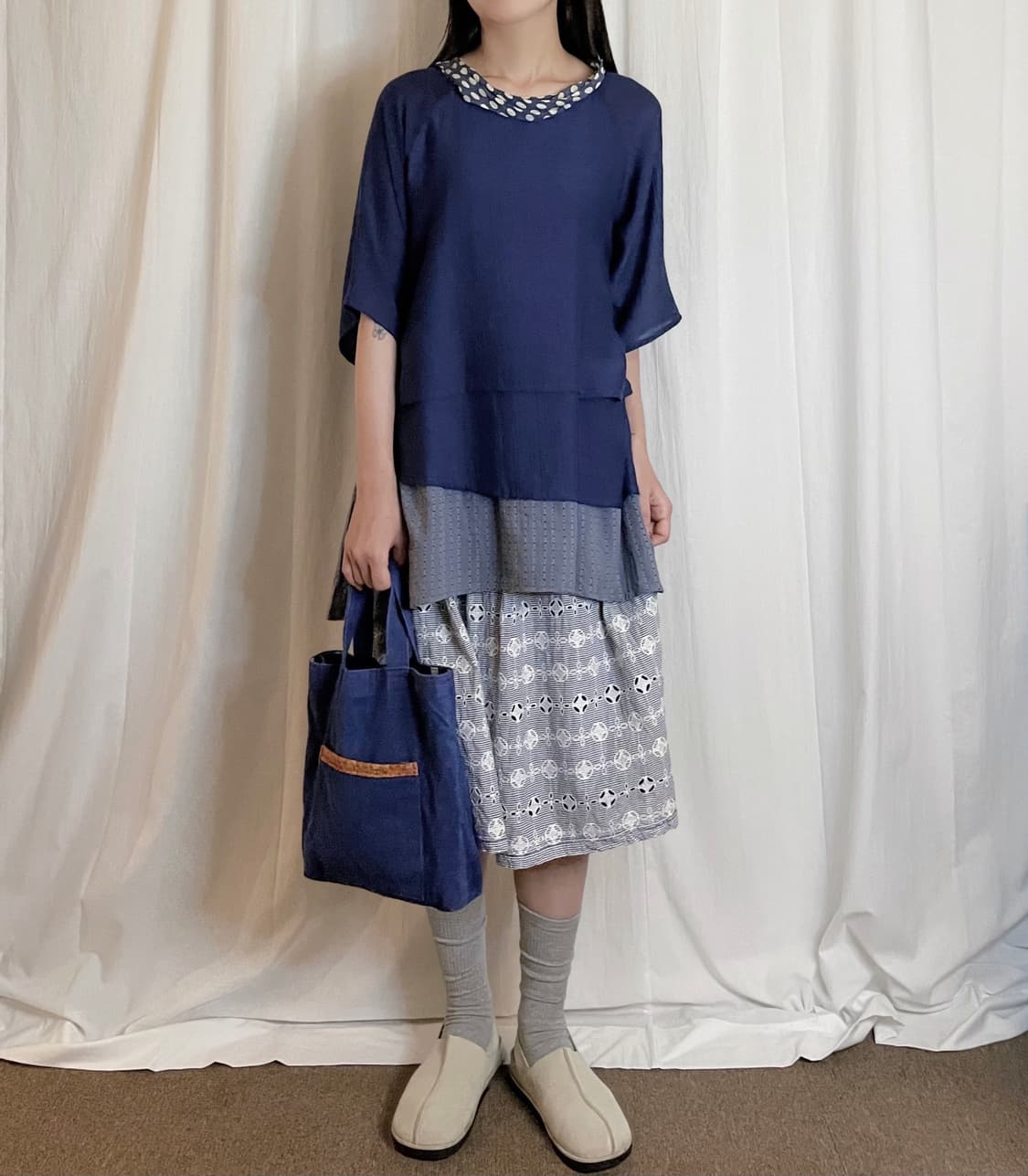 Punching Pattern Midi Skirt - Navy 상품이미지5