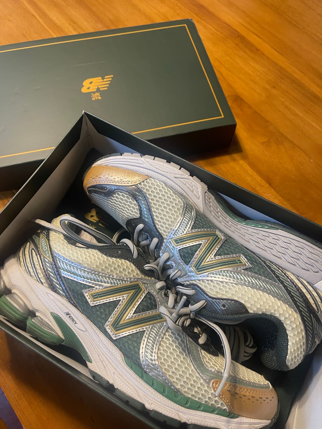 뉴발란스 x 에메 레온 도르 860v2 그린 상품이미지2