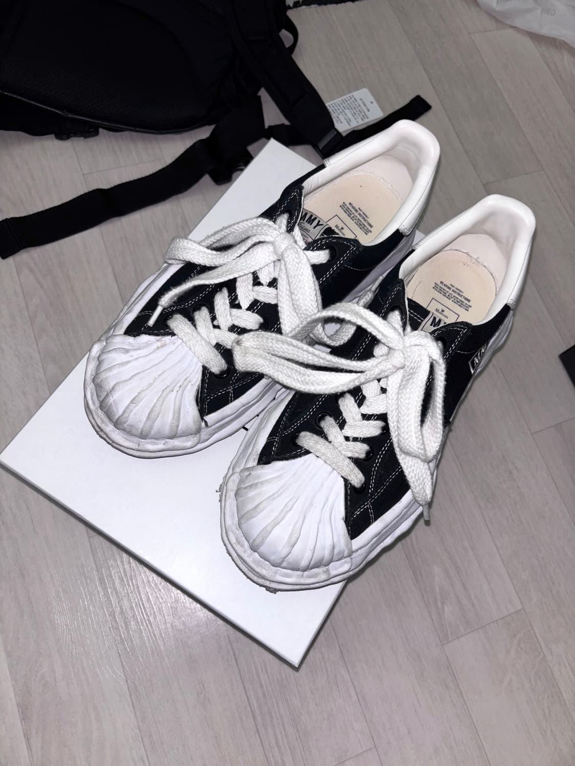 메종 미하라 야스히로 블레이키 스니커즈 블랙 화이트 EU43(280) 상품이미지1