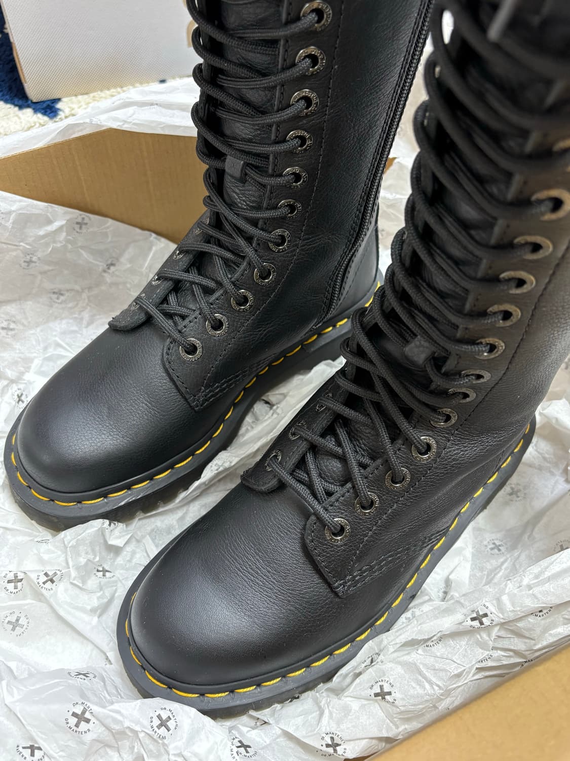 닥터마틴 1b60 벡스 240 245 250 EU38 20홀 상품이미지2