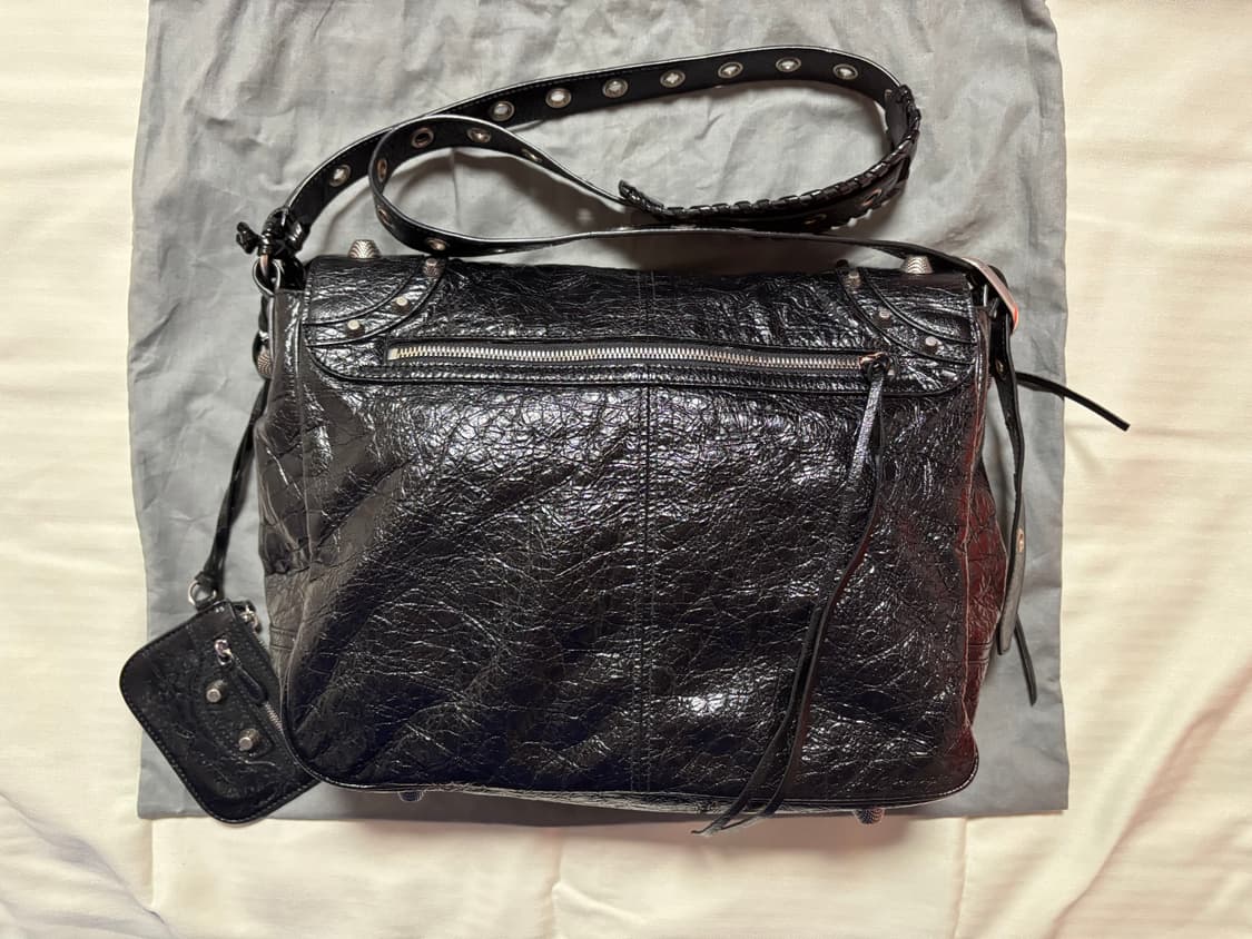 발렌시아가 르카골 플랩백 미듐 상품이미지2