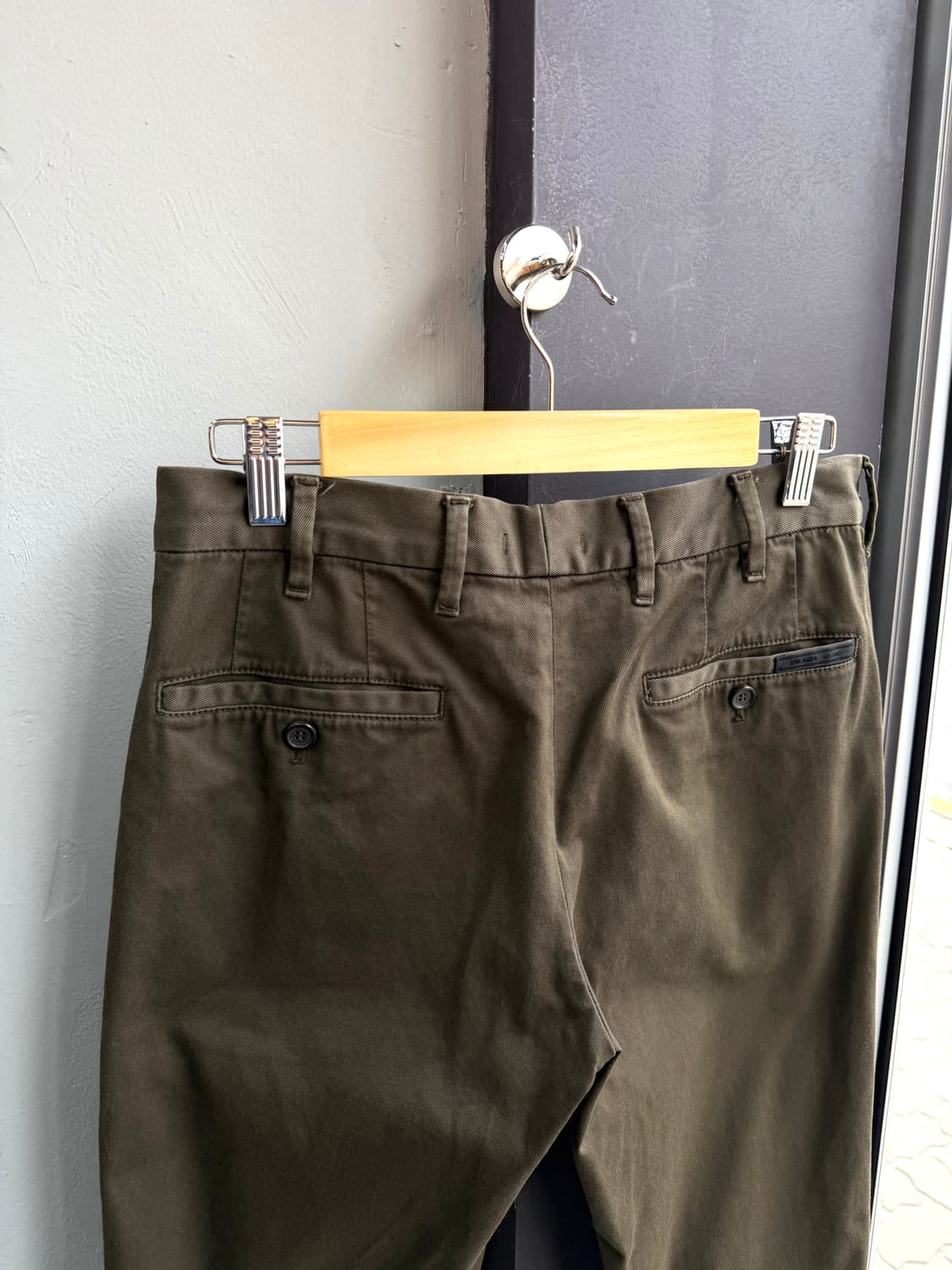 30/ 프라다 가먼트다이드 치노 팬츠 상품이미지8