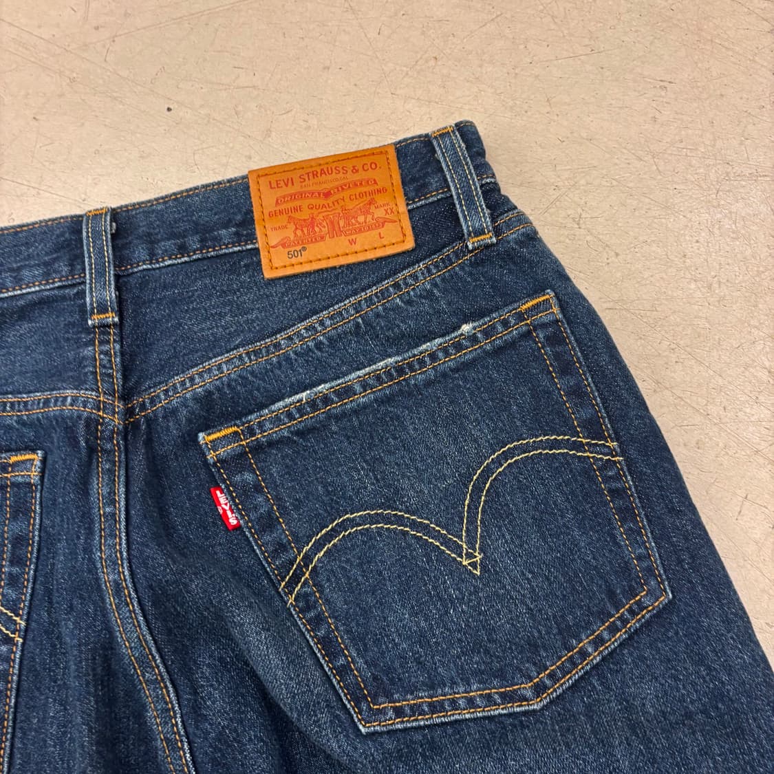 리바이스 501 프리미엄 중청 데님 팬츠 상품이미지2