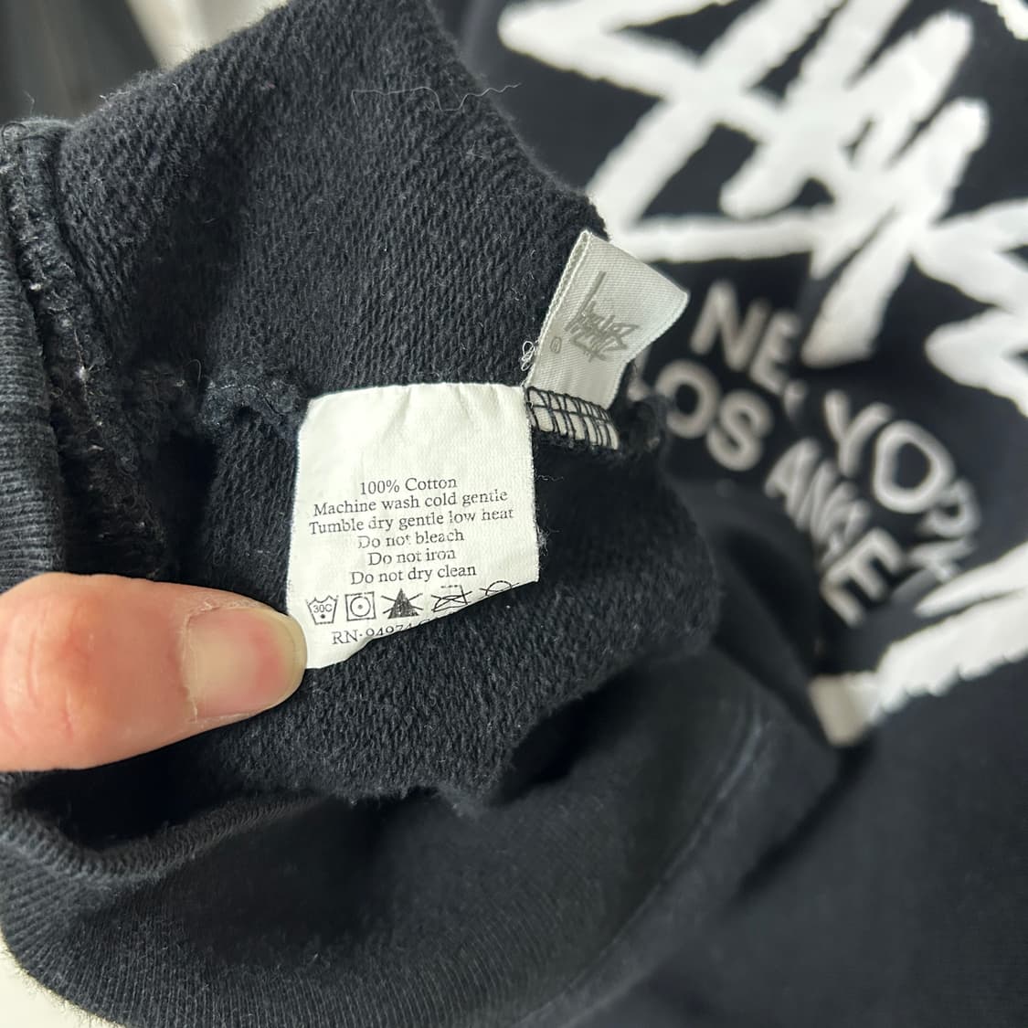 스투시 월드투어 빅로고 크루넥 맨투맨 블랙 상품이미지6