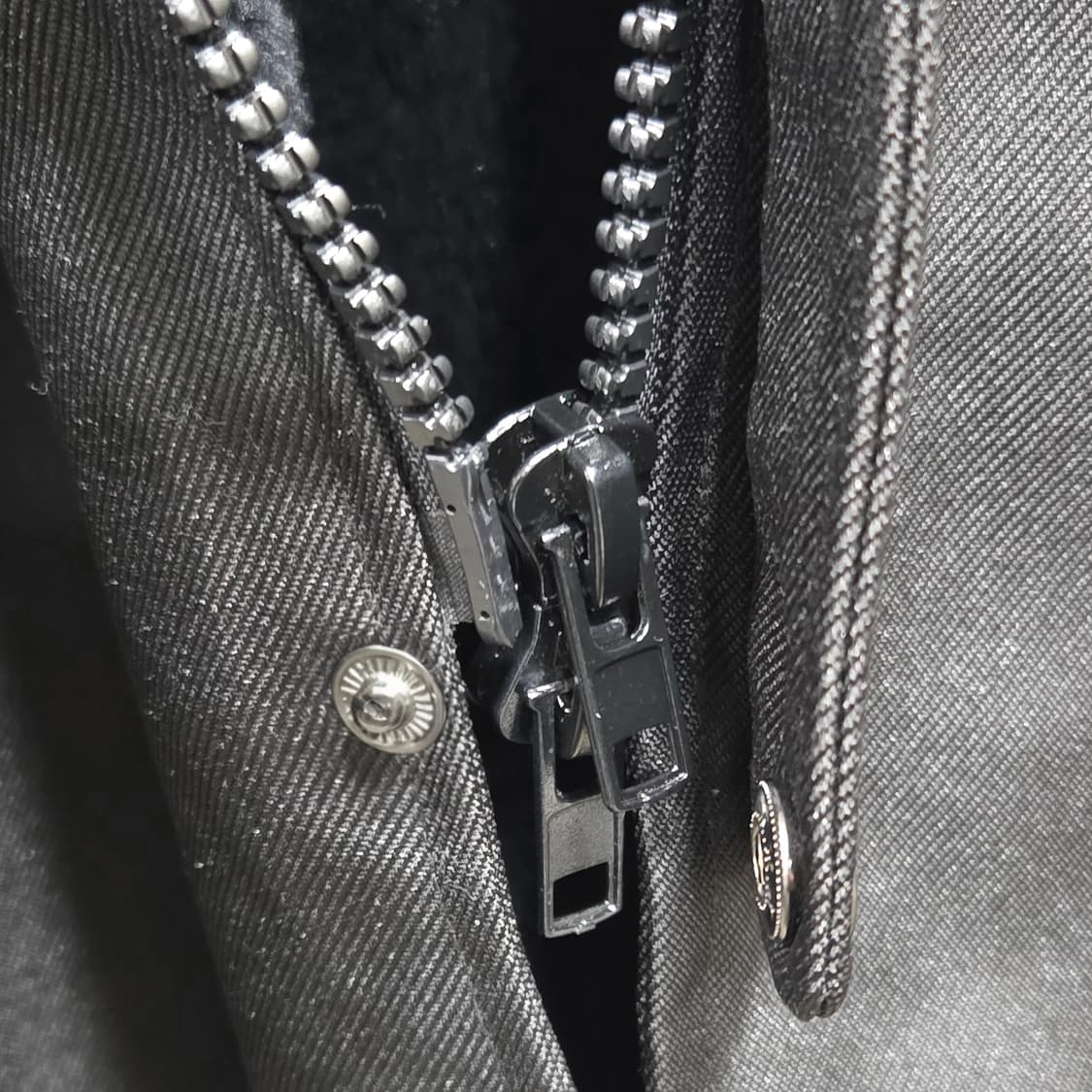 [새상품]  인투더스크(INTODUSK) 클로크 봄버 코트 상품이미지7