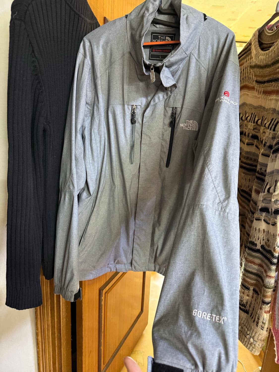 안냐세요 노스페이스 서밋 고어텍스 바람막이 L사이즈 판매합니다(완전이쁨) 상품이미지1
