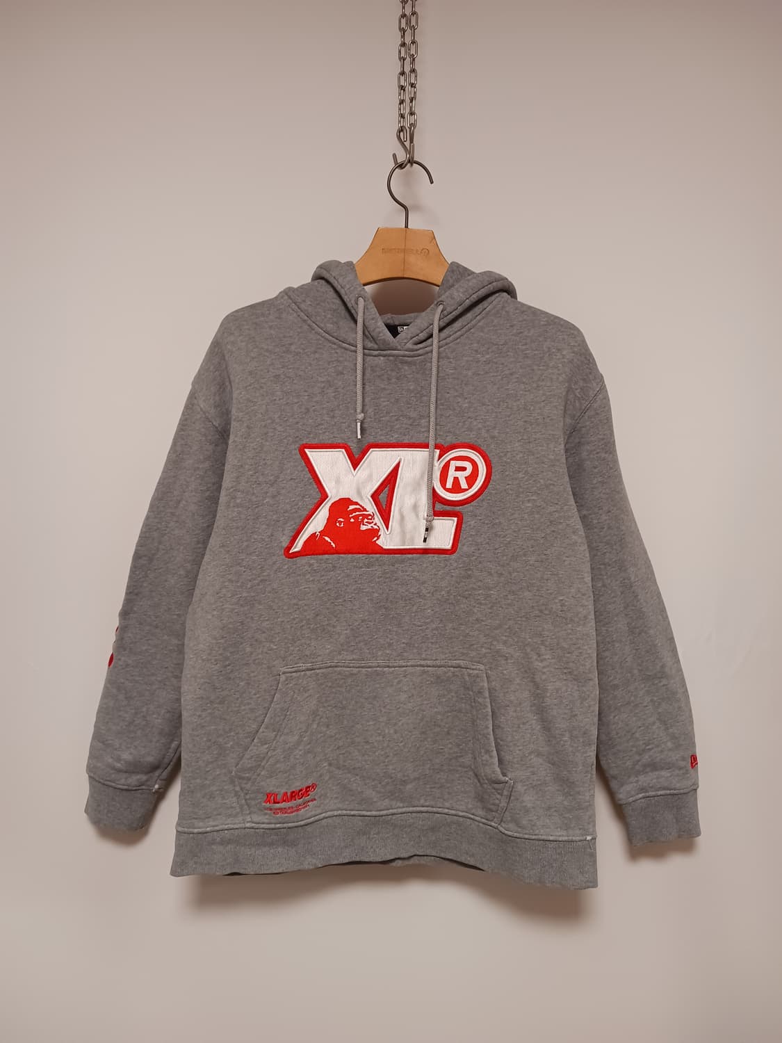 뉴어라×엑스라지 콜라보 후드티셔츠 상품이미지1