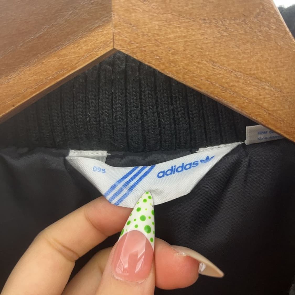 아디다스 유로파 모던 캐주얼 시크 경량 패딩 조끼 95 C09079 상품이미지5