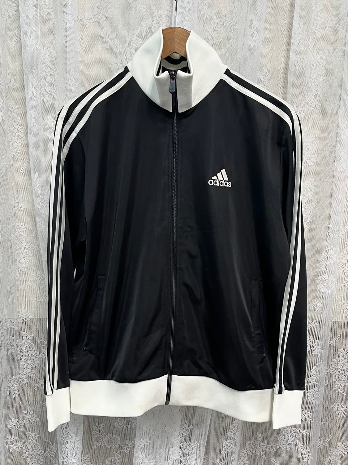 100) 아디다스 검흰 져지 블랙화이트 트랙탑 상품이미지2