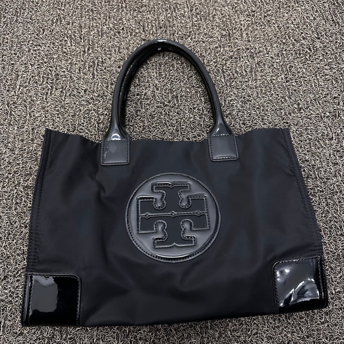 토리버치 엘라 여성 토트백 블랙 상품이미지1