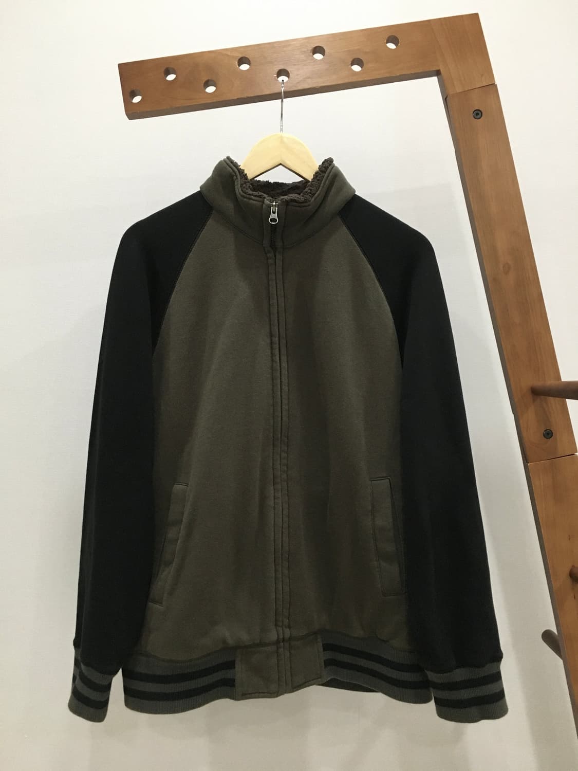 유니클로 하이넥 집업 상품이미지1