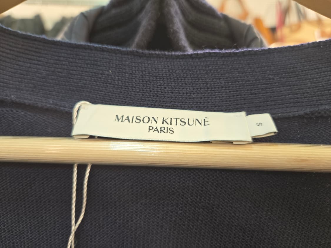 메종키츠네 폭스 헤드 패치 클래식 가디건 (네이비) 상품이미지4