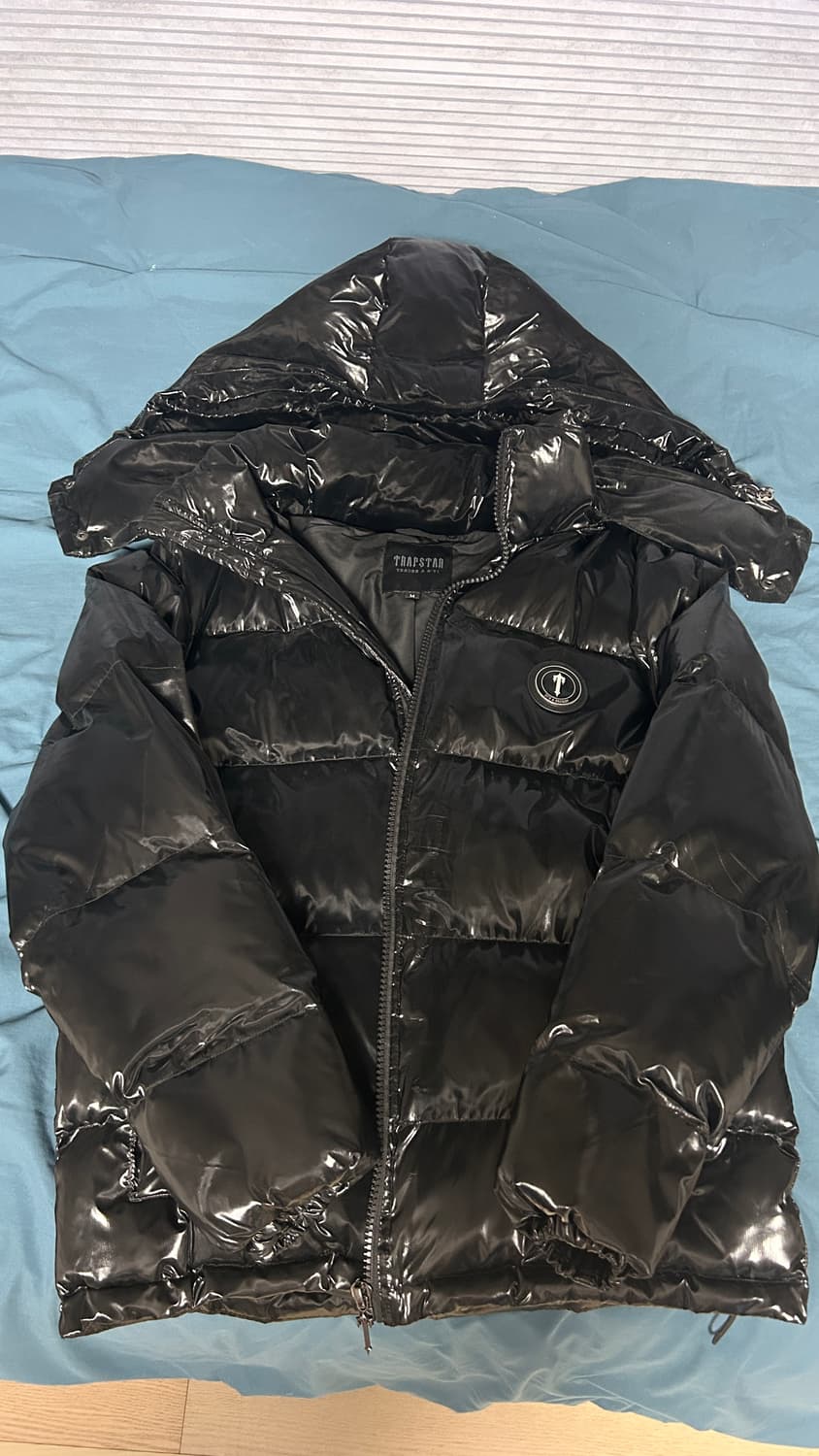 트랩스타 trapstar 샤이니 유광 푸퍼 패딩 m 상품이미지2
