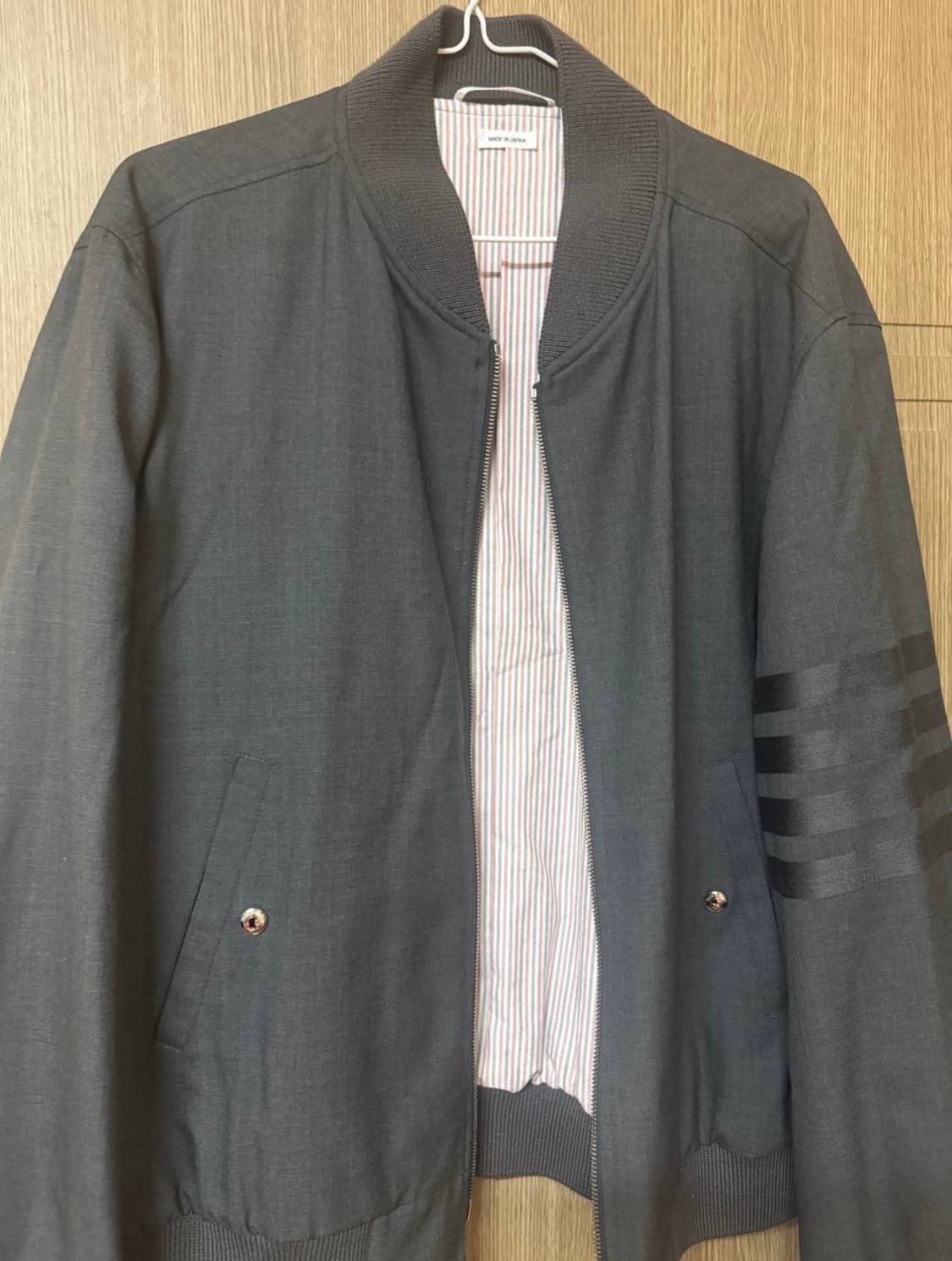 톰브라운 자켓 그레이 4사이즈 상품이미지1