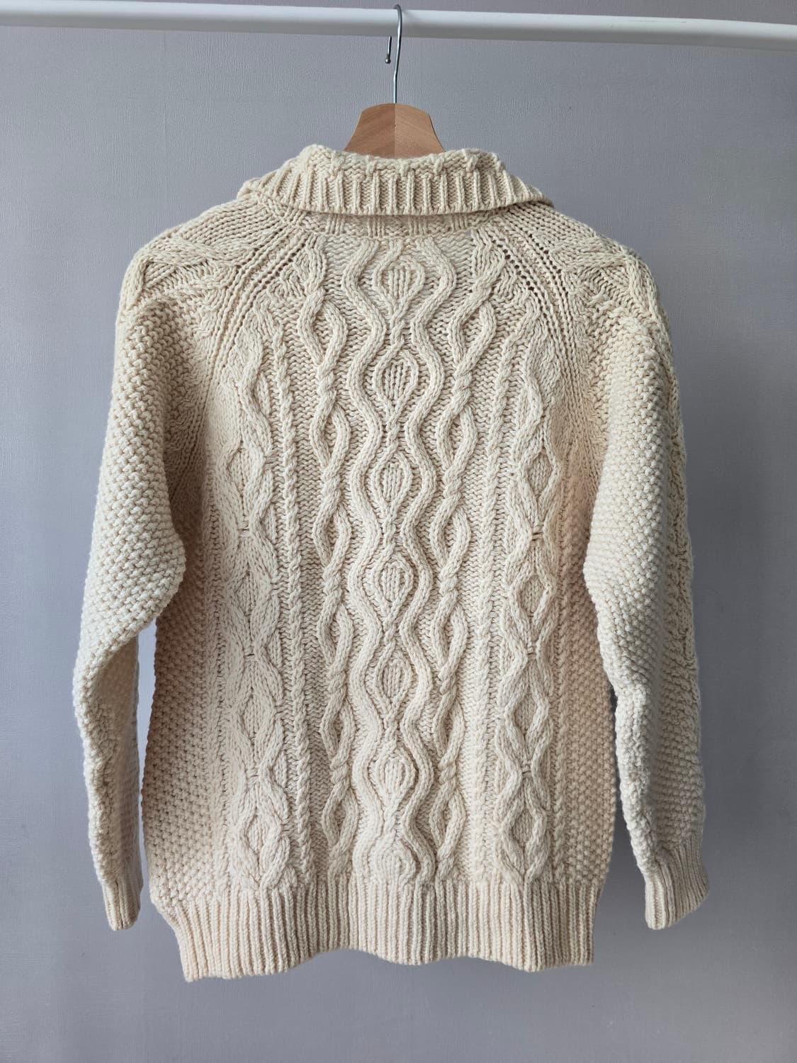 울100% 클래식 핸드니트 케이블 가디건 상품이미지3