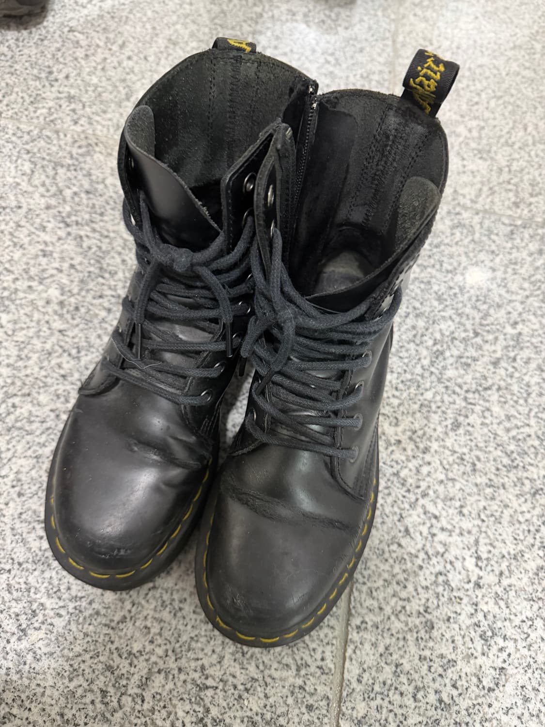 닥터마틴 제이든 240 상품이미지1