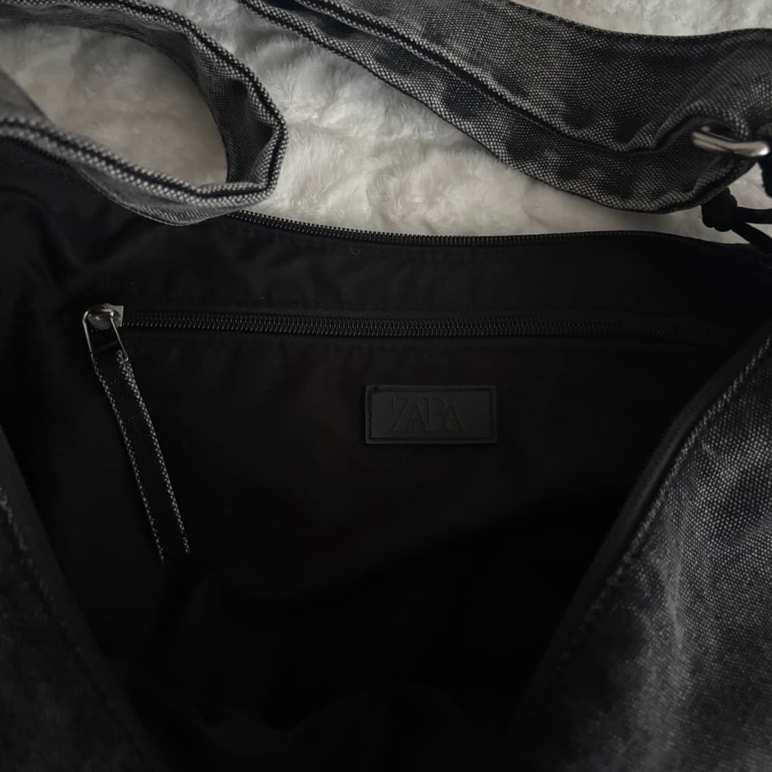 자라 데님 멀티포켓 숄더백 블랙 상품이미지2