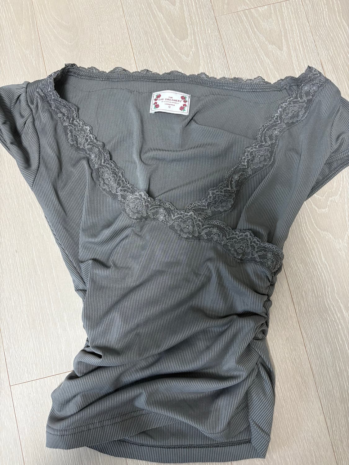스컬프터 Lace Trim Wrap Tee Charcoal  상품이미지1