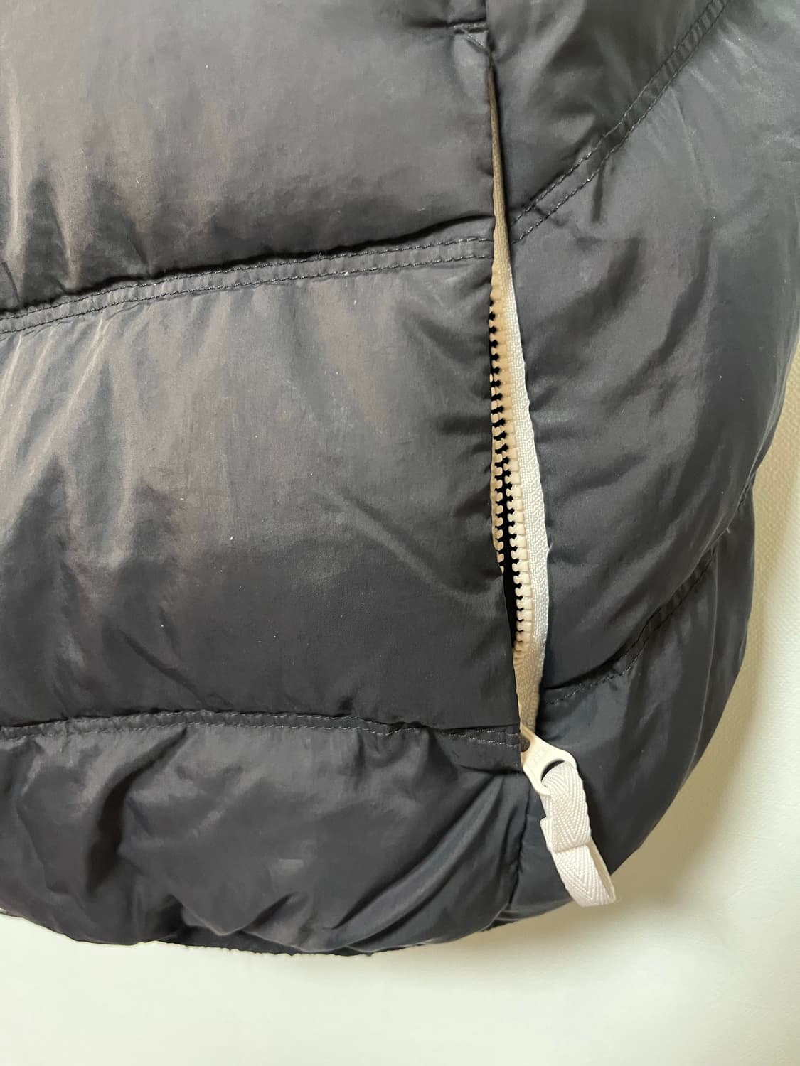 나이키 여성 블랙 리버시블 패딩 조끼 상품이미지4