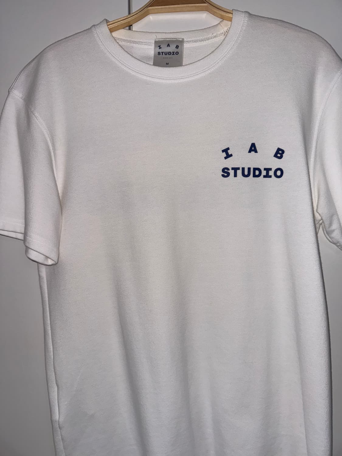 IAB STUDIO 흰색 반팔 티셔츠 상품이미지1