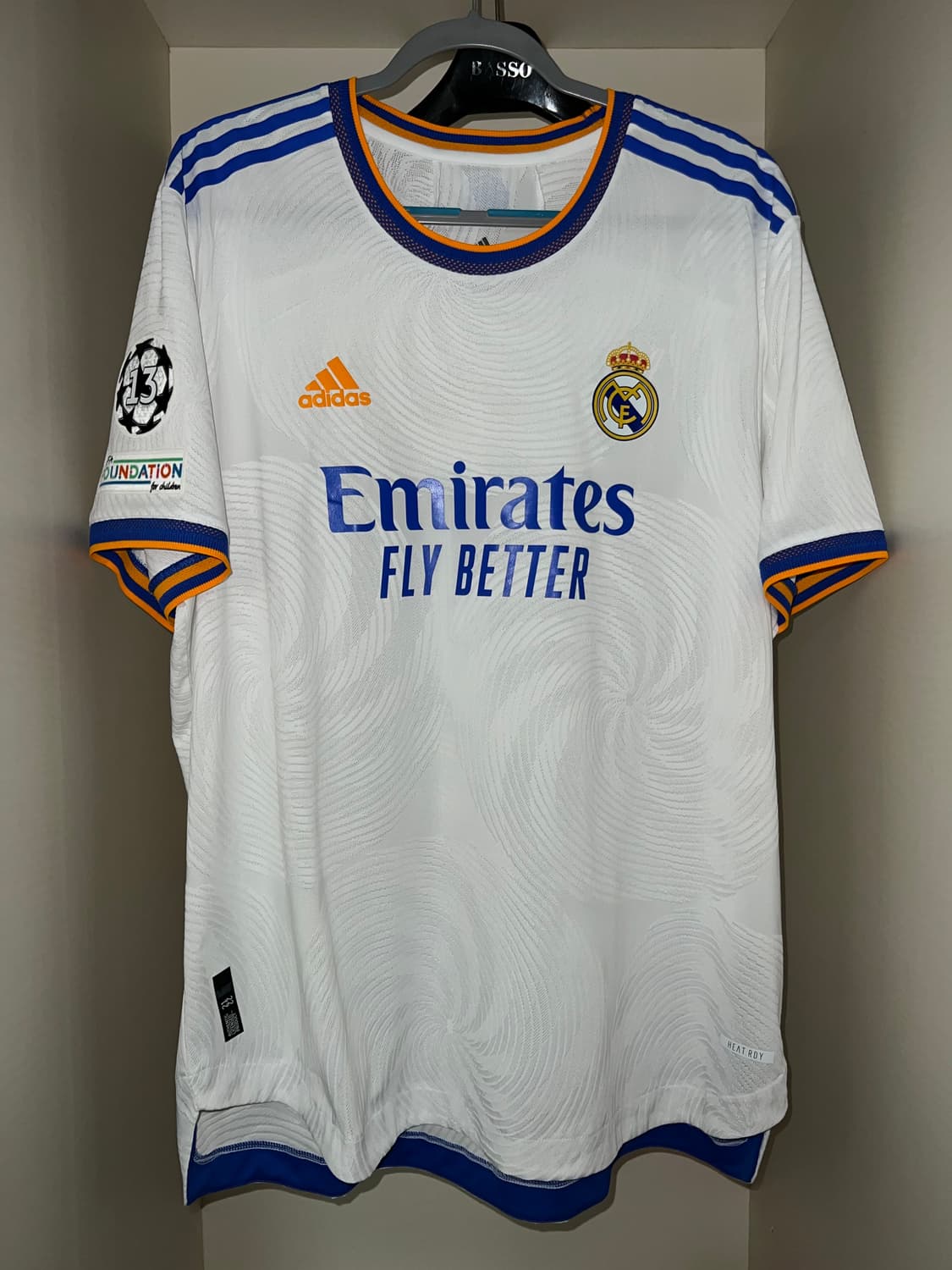 21-22 레알 마드리드 홈 어센틱 반팔 No.9 카림 벤제마 유니폼 상품이미지1