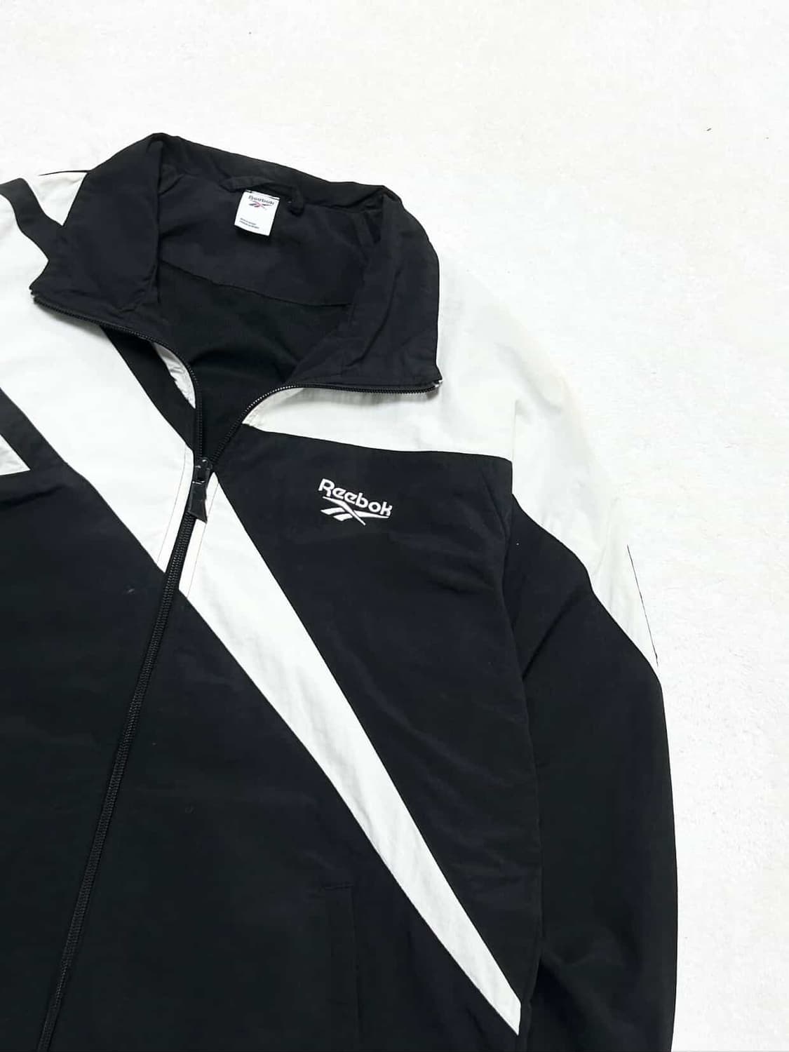 리복 자수로고 범고래 바람막이 상품이미지5