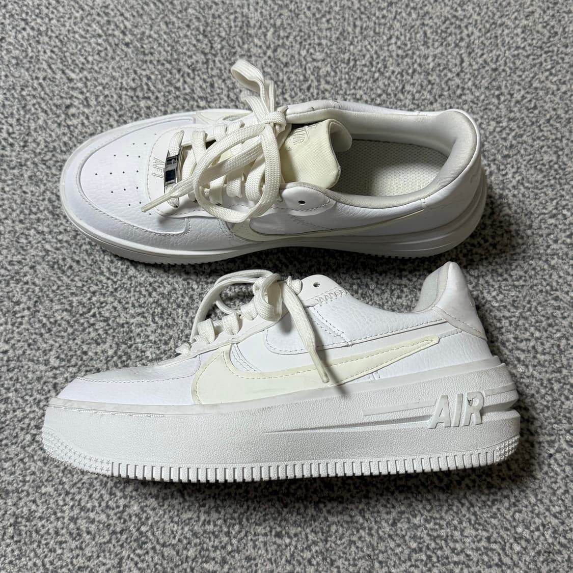 [정가 15만원] 나이키 에어포스1 플랫폼 화이트 225 상품이미지1