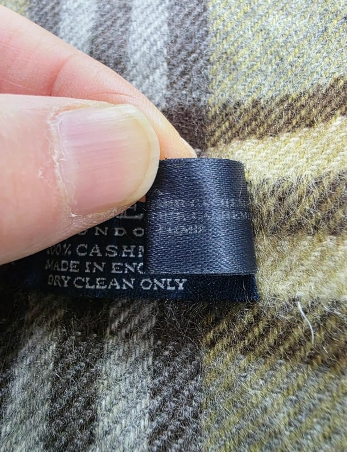 버버리 캐시미어 100% 머플러 상품이미지8