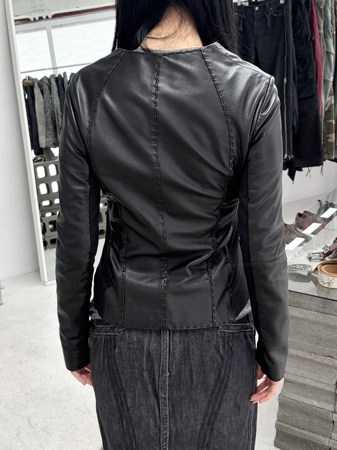 2000‘s 엠포리오 알마니 비대칭 러플 레더 자켓 상품이미지2