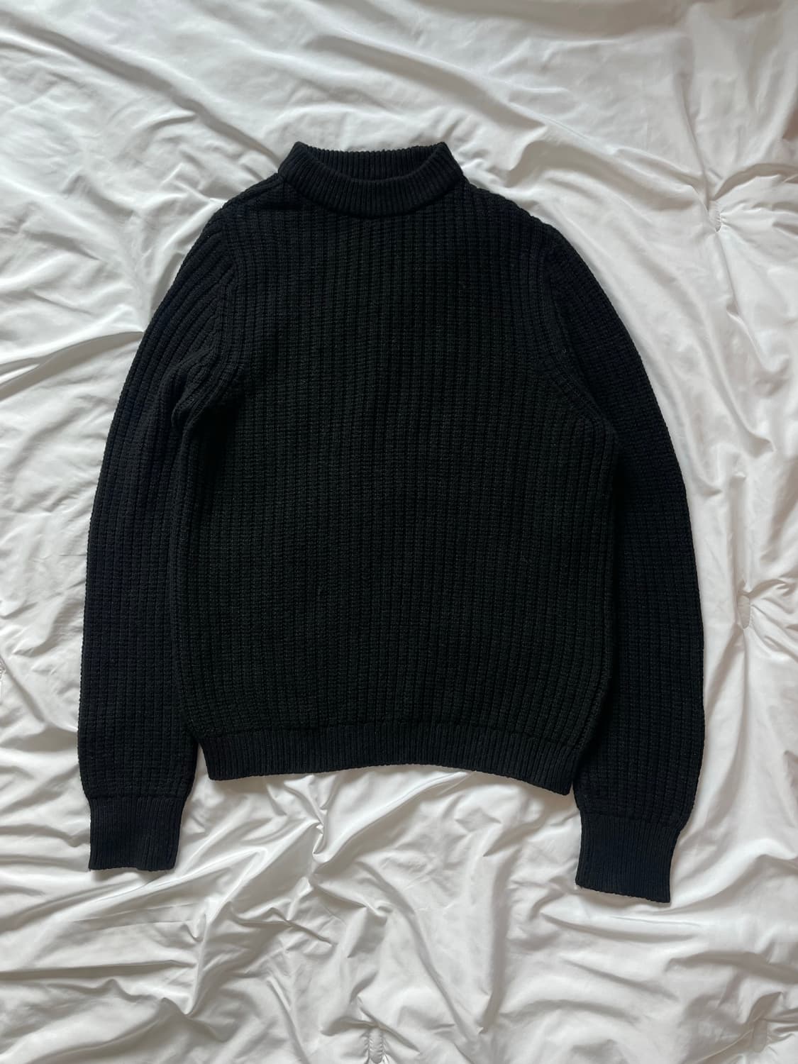 모어댄파라다이스 컷아웃 니트 상품이미지1