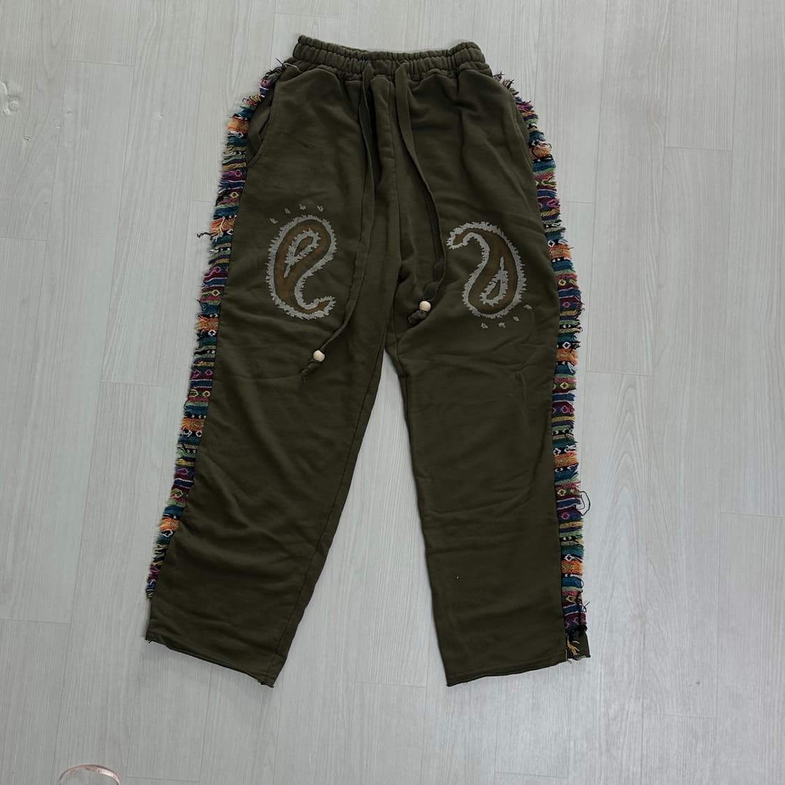 에씰미 페이즐리 스웻팬츠 상품이미지1