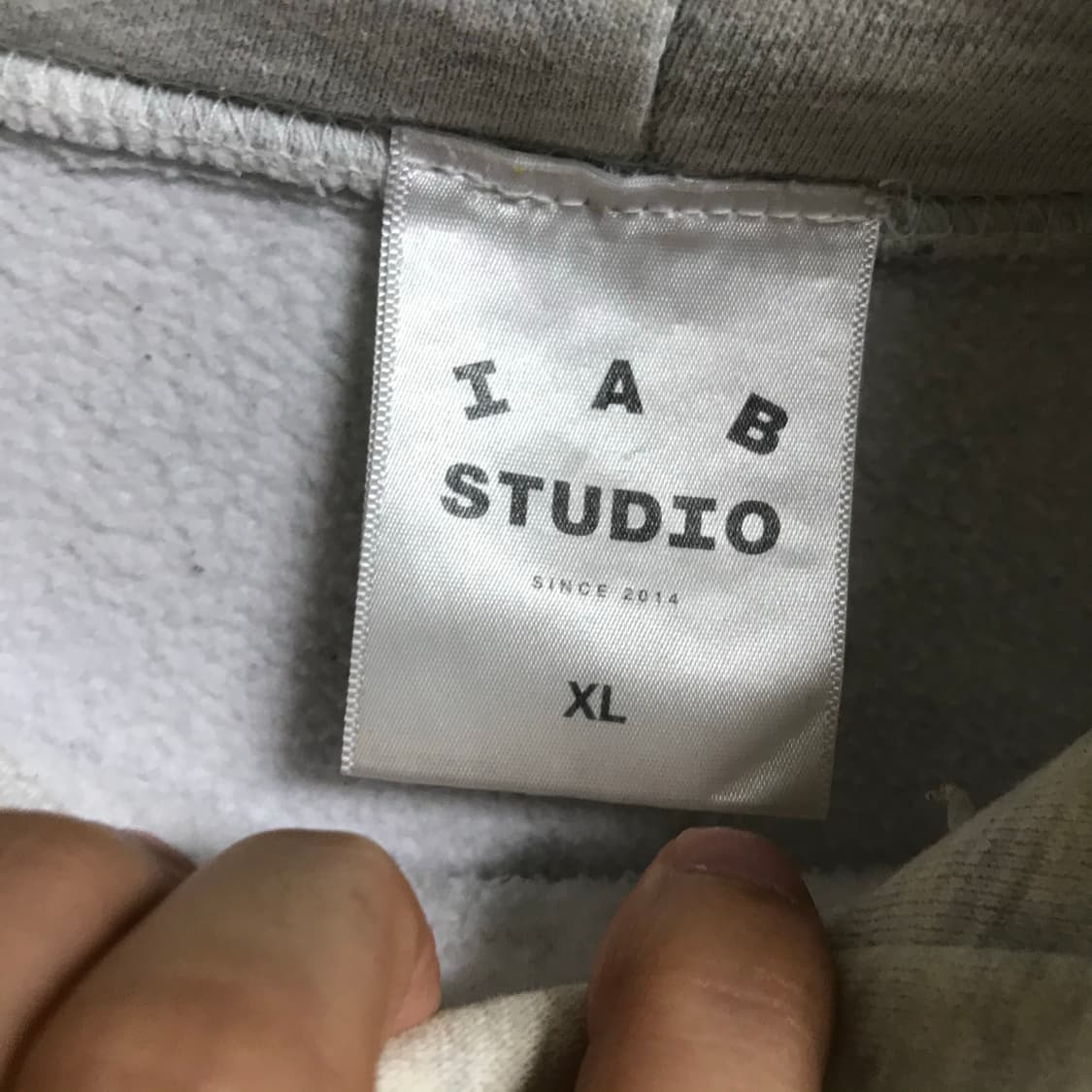 아이앱스튜디오 빅로고 그레이회색 후드티 상품이미지3