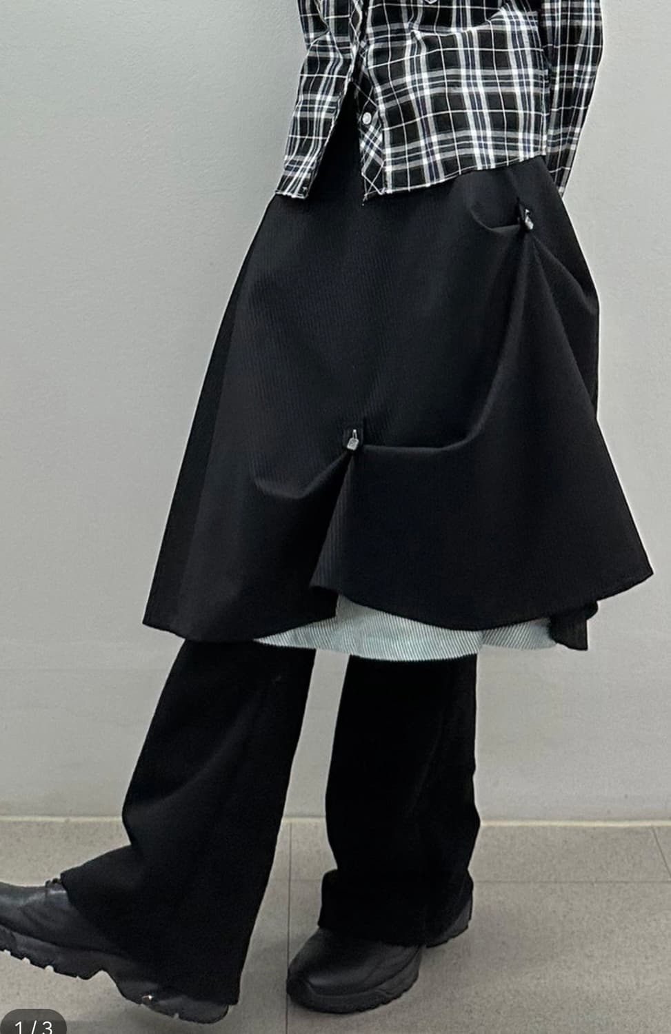 헤레틱 BUTTON FLARED SKIRT 블랙 상품이미지4