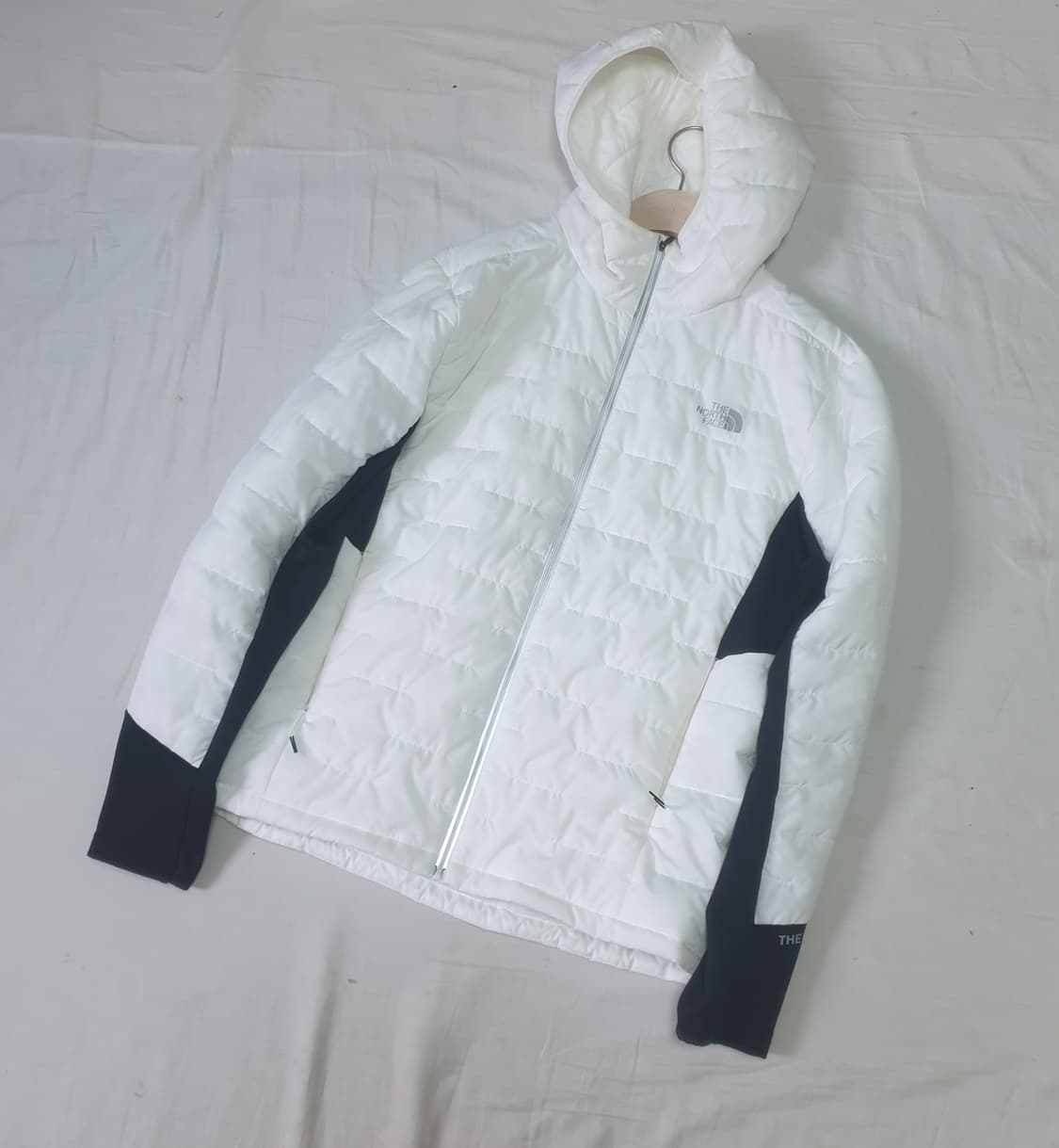노스페이스 화이트 경량 자켓 상품이미지1
