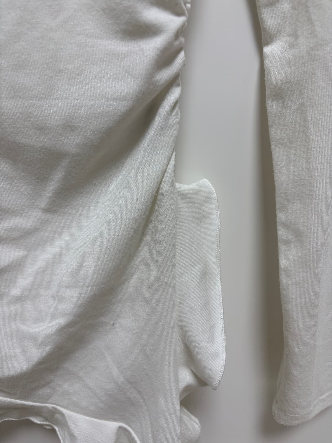 사이드 셔링 프릴 나시 레이어드 슬림핏 롱 슬리브리스 상품이미지4