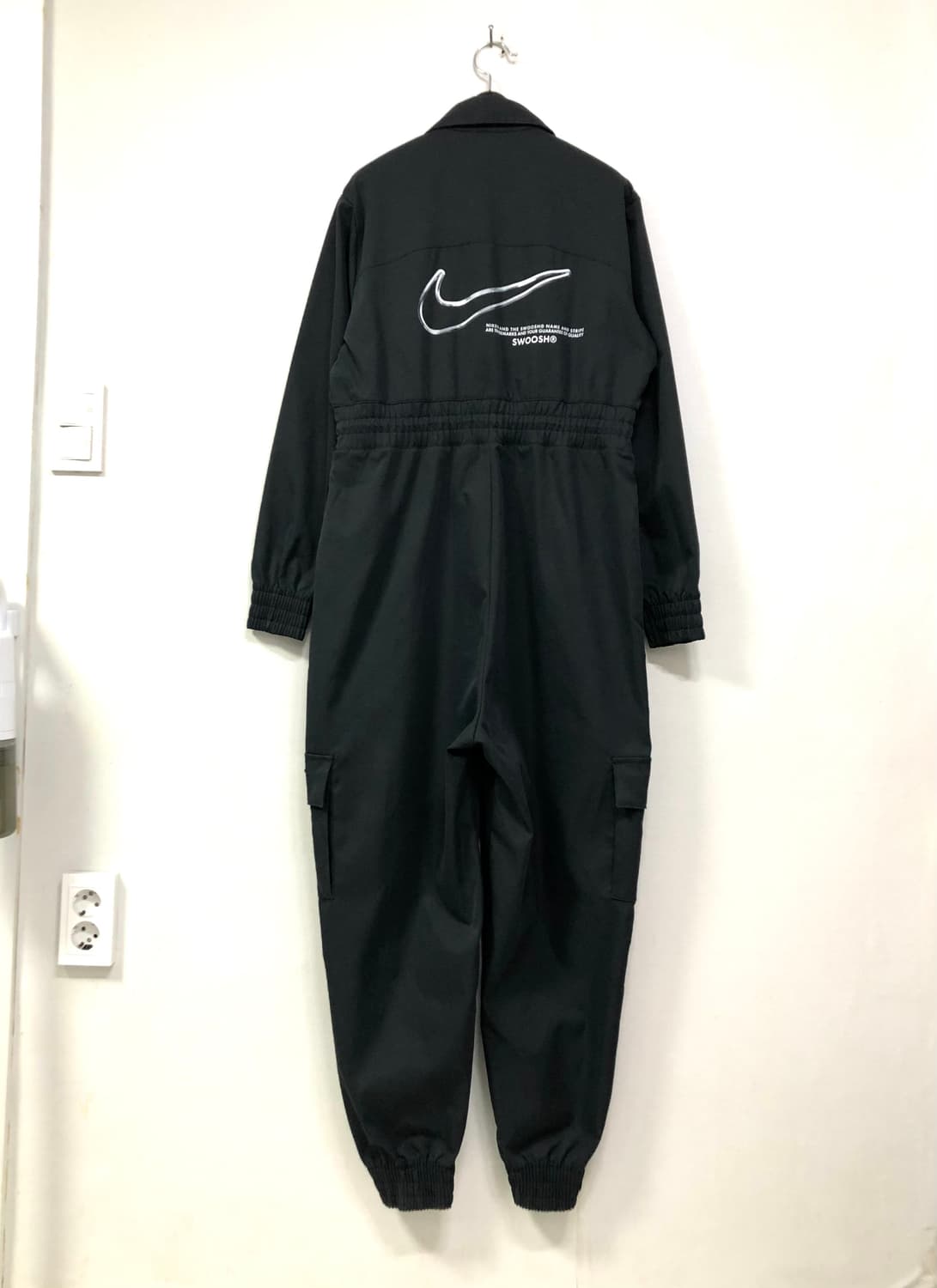 나이키 여성 신축성 좋은 유틸리티 스우시 카고 우븐 점프수트 _ 블랙 M 상품이미지2