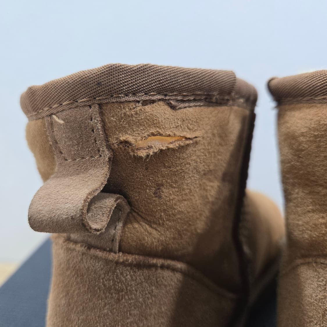 230 어그 UGG 클래식 미니 체스트넛 하자 상품이미지5