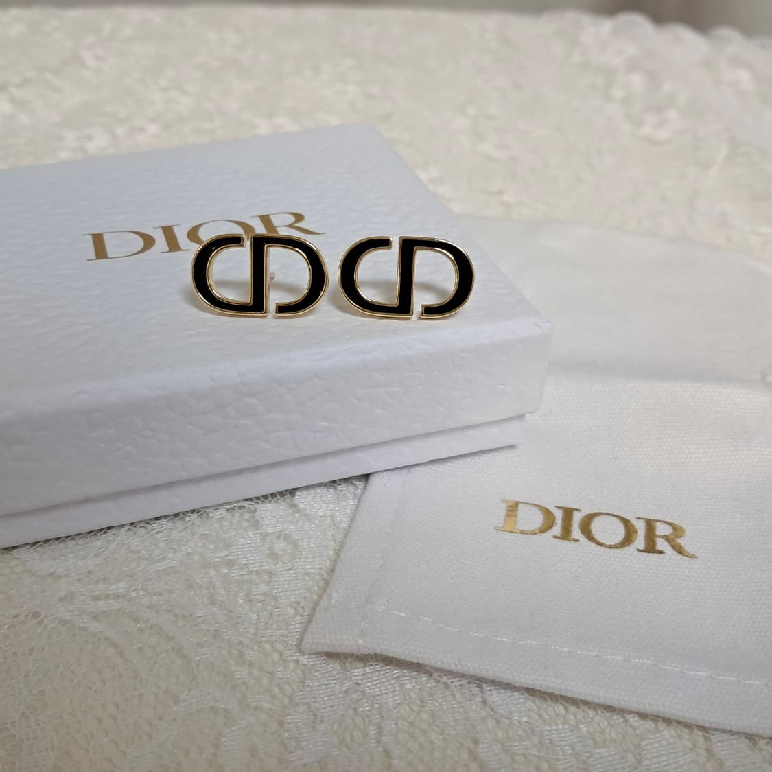 디올 귀걸이 CD 블랙 골드 업사이클링 상품이미지3