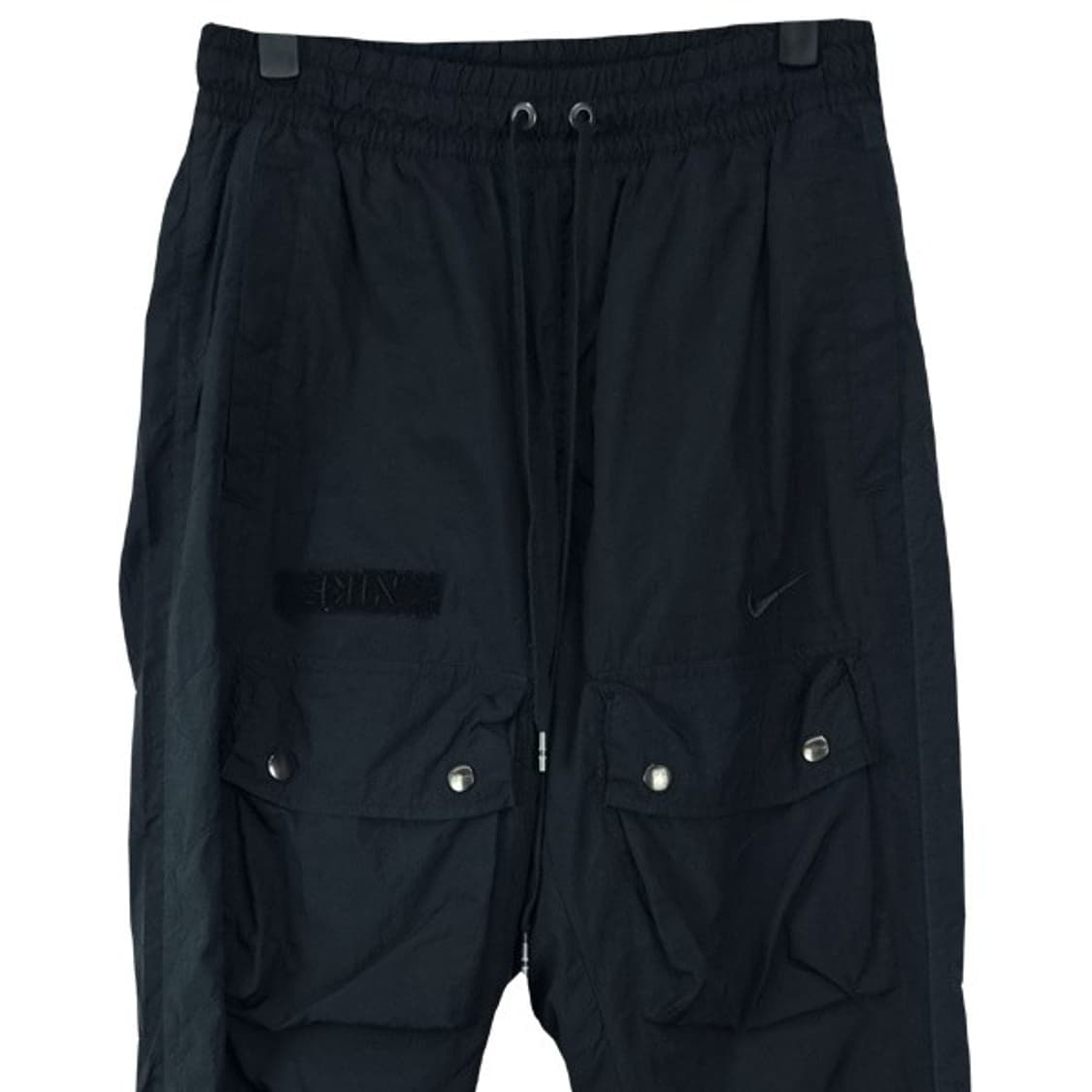 [나이키] 스우시 자수 빅 포켓 나일론 카고 조거 팬츠 블랙 M18891 상품이미지4