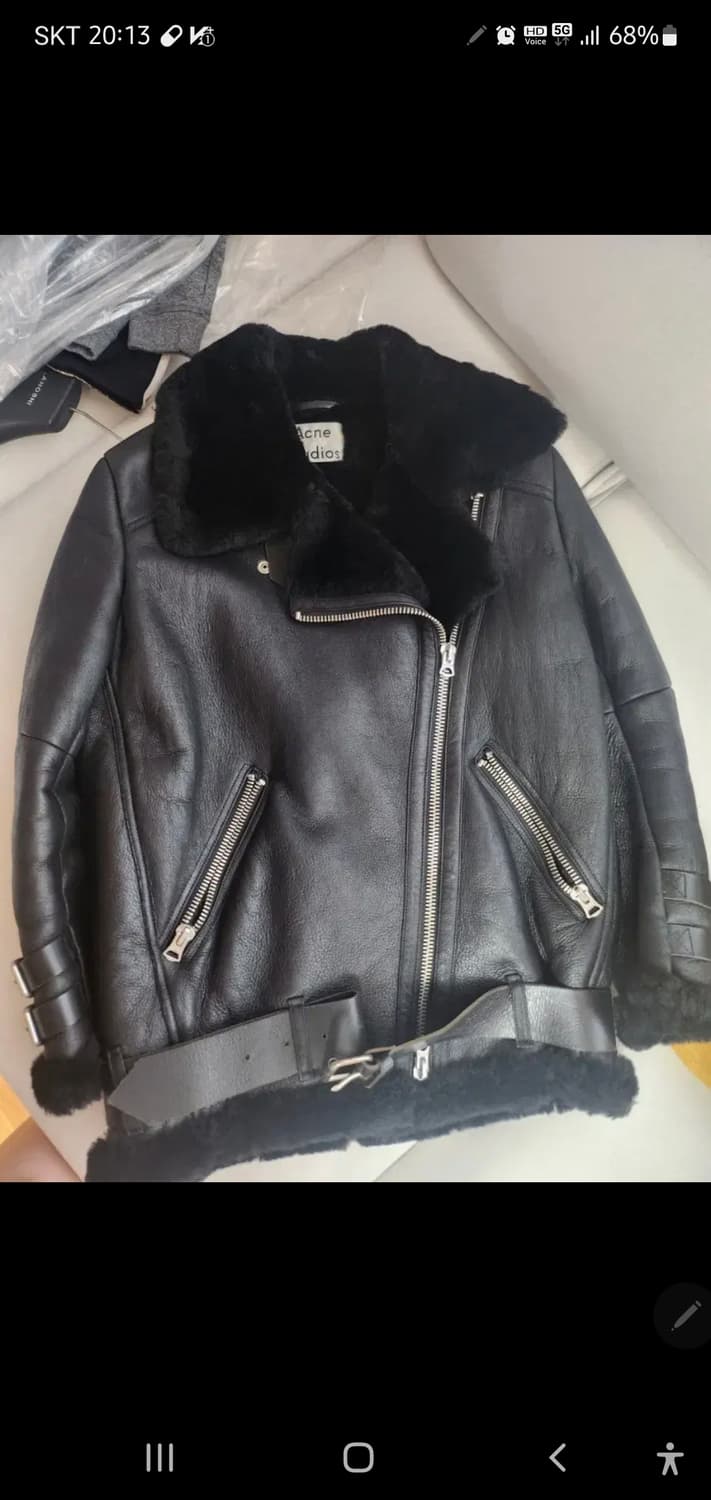 아크네 정품 무스탕팝니다 상품이미지1