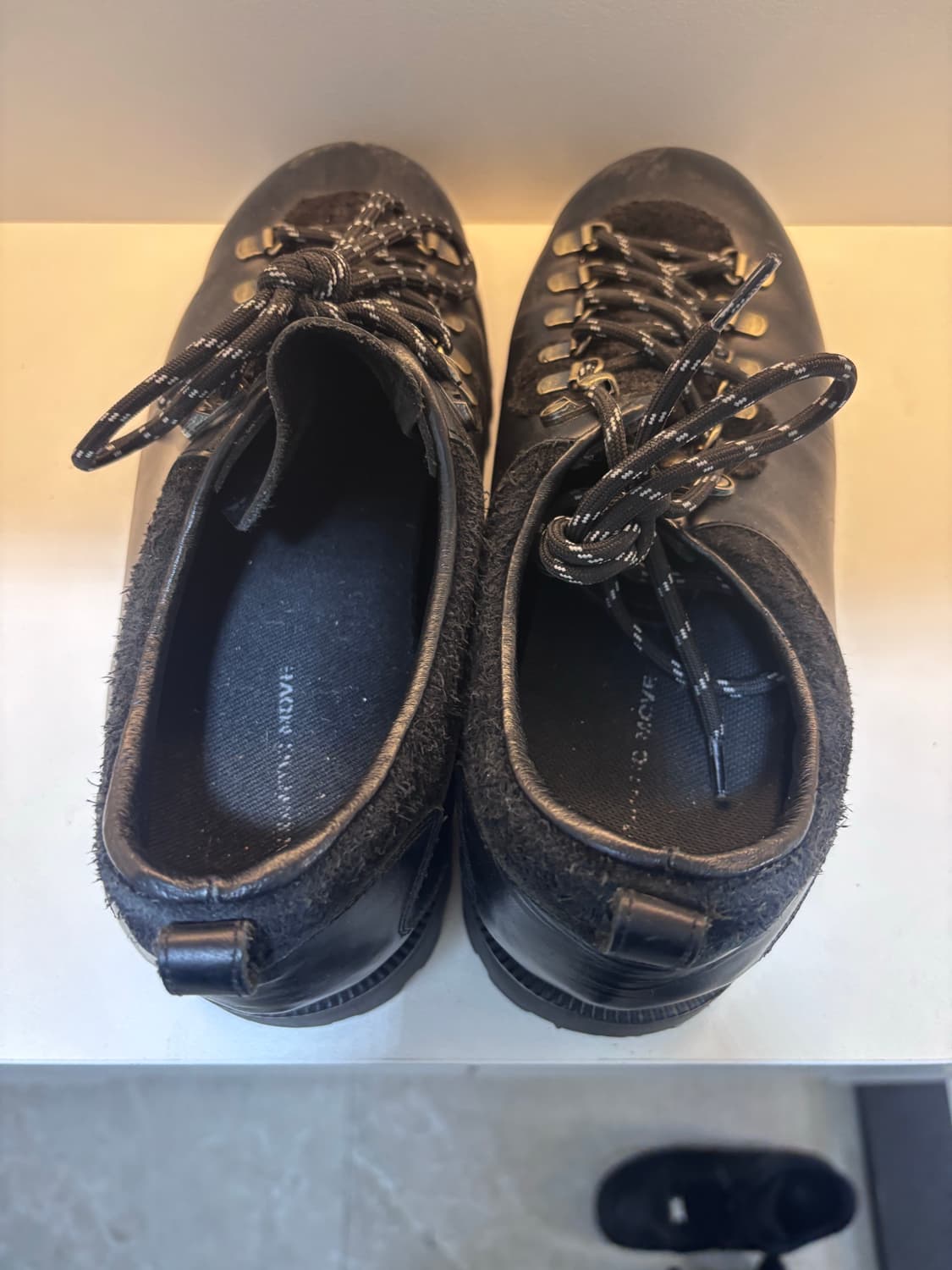 로맨틱 무브 오트 마운틴 슈즈 R24M018 (오일 블랙) 상품이미지3