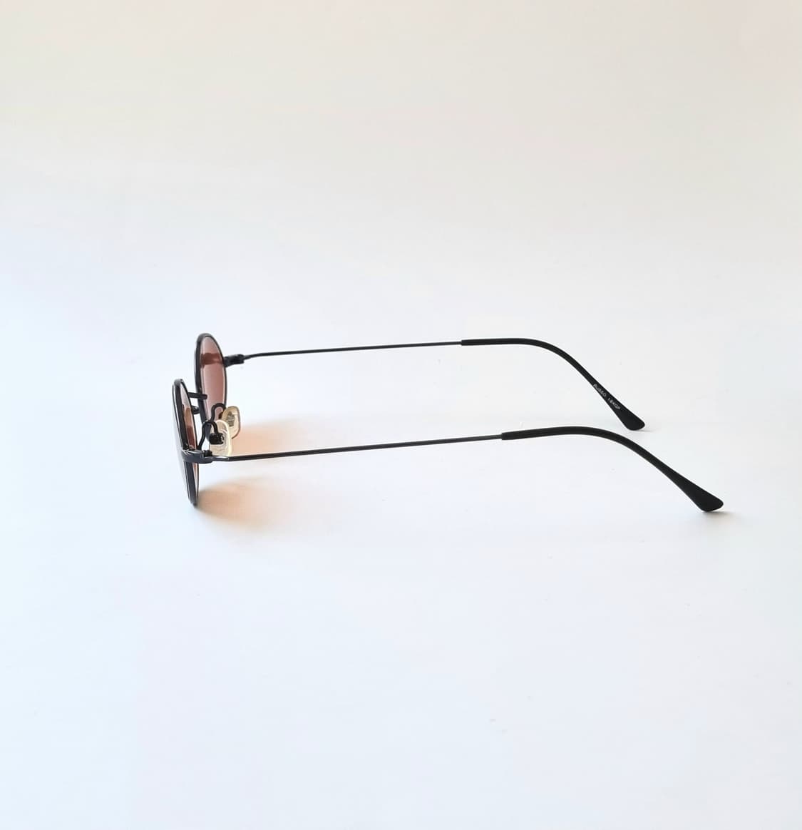 데드스탁 빈티지한 무드의 오벌 프레임 틴트 선글라스 802 상품이미지4