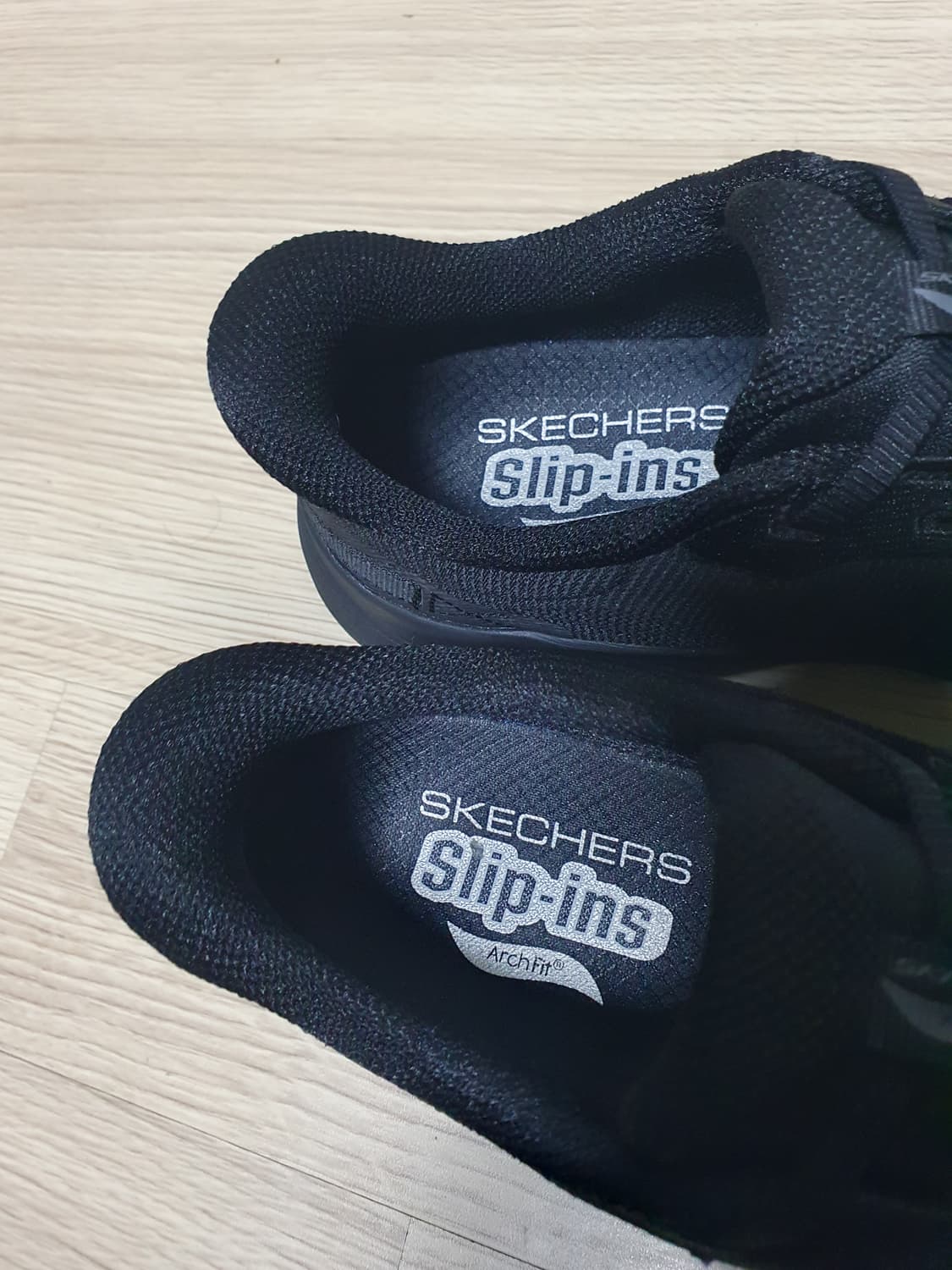 스케쳐스 아치핏 올블랙 운동화 245 상품이미지8