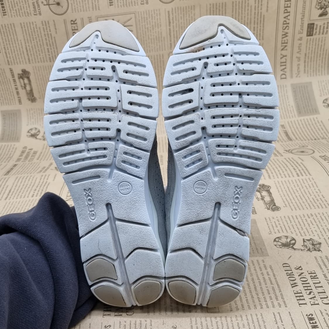 제옥스 스웨이드 여성스니커즈 240 상품이미지3