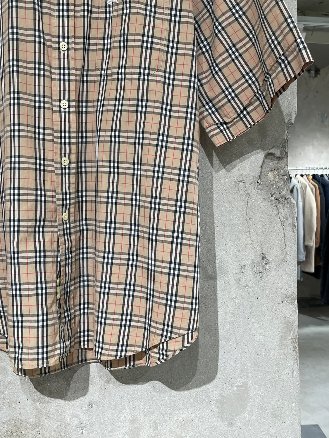 버버리 베이지 기마로고 싱글 포켓 하프 셔츠 상품이미지5