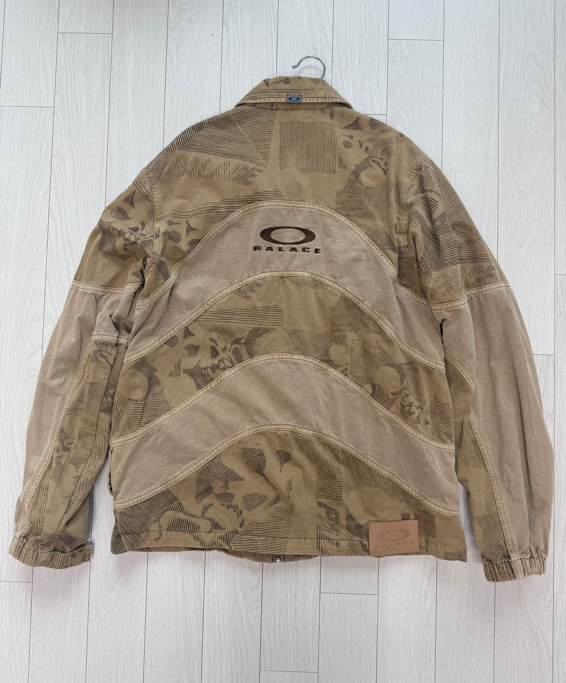 팔라스 x 오클리 가스 자켓 샌드 XL 23SS 상품이미지2